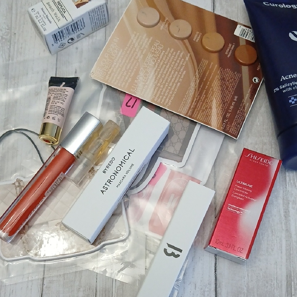 ❤️ Random Makeup Samples - Curated Set Of 3
